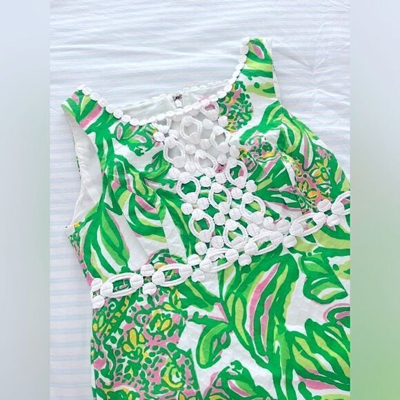 Lilly Pulitzer
Rosie Resort White Seeing Pink Elephants Lace Detail; Size 00 - Picture 9 of 11